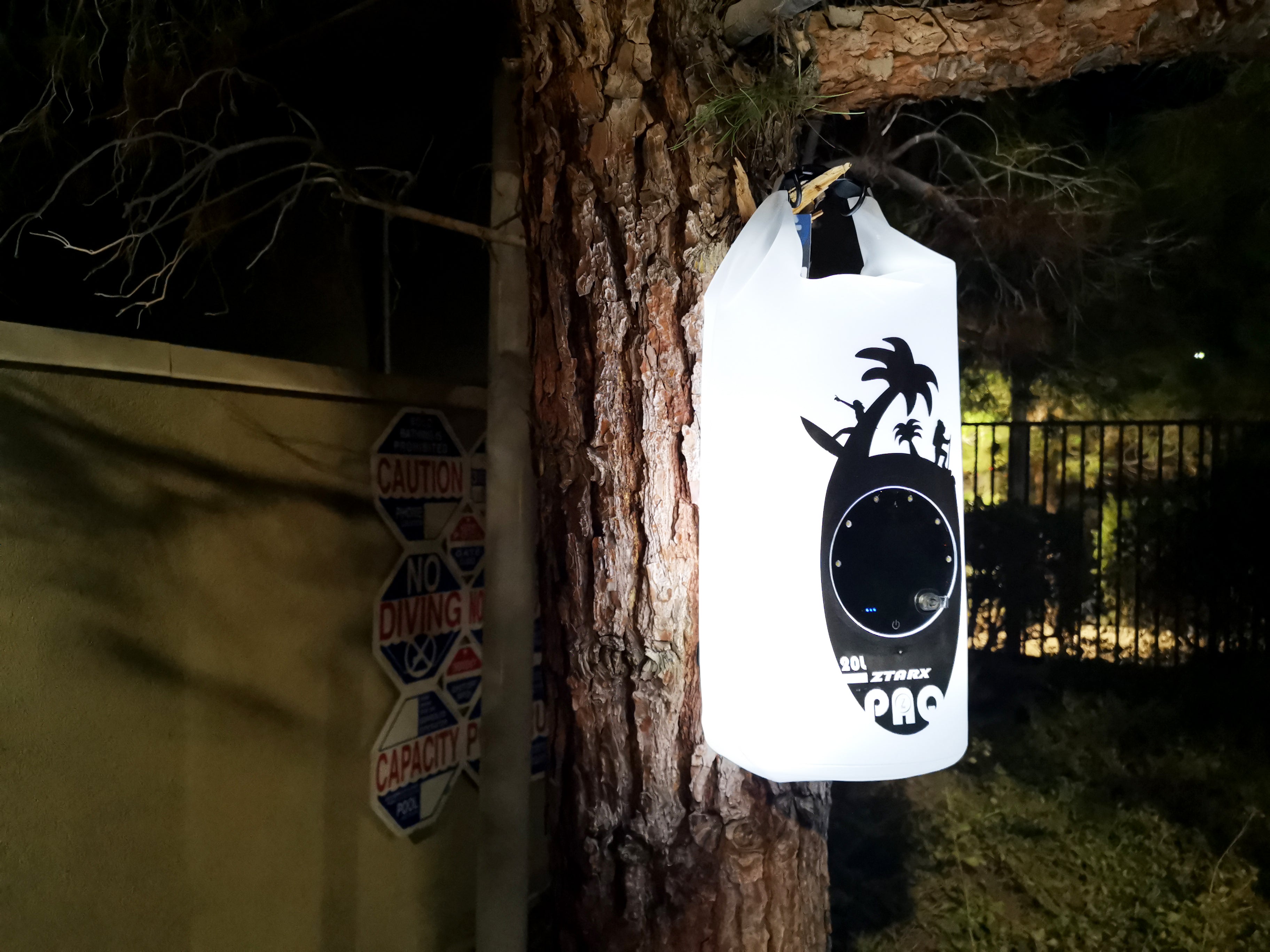 Ztarx V20-TP3-D04: Waterproof Backpack Dry Bag with Power Bank and Lighting