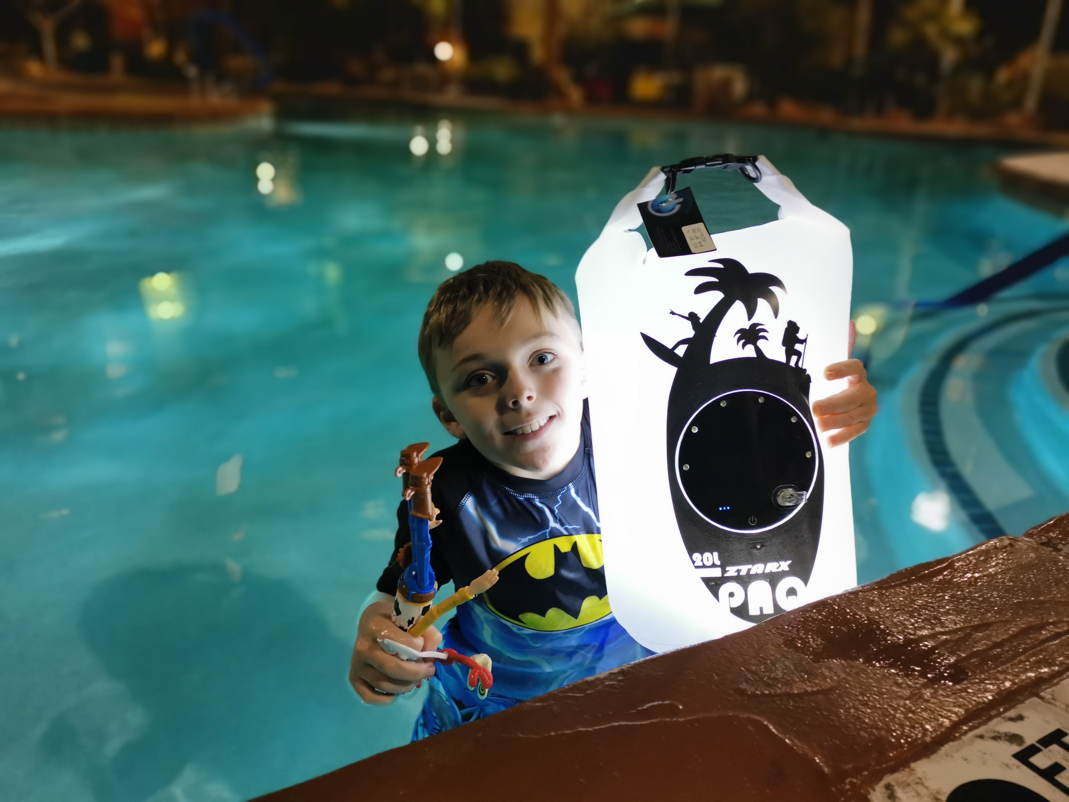 Ztarx V20-TP3-D04: Waterproof Backpack Dry Bag with Power Bank and Lighting